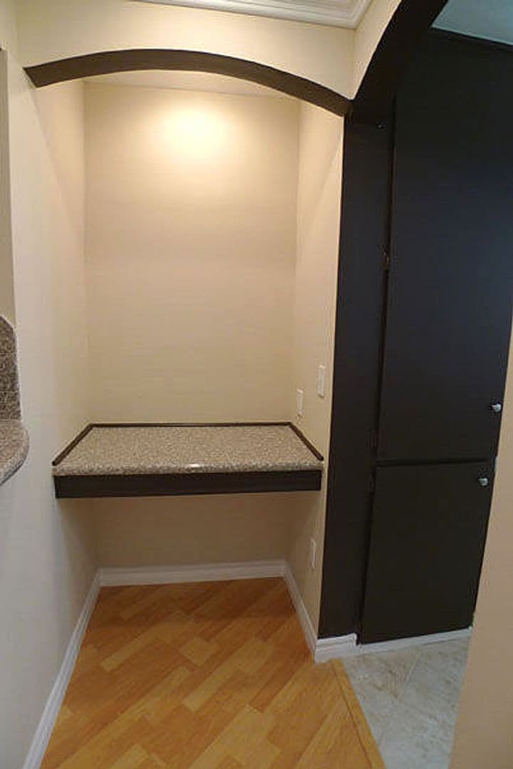 Studio City Apartment: 10937 Fruitland Dr.