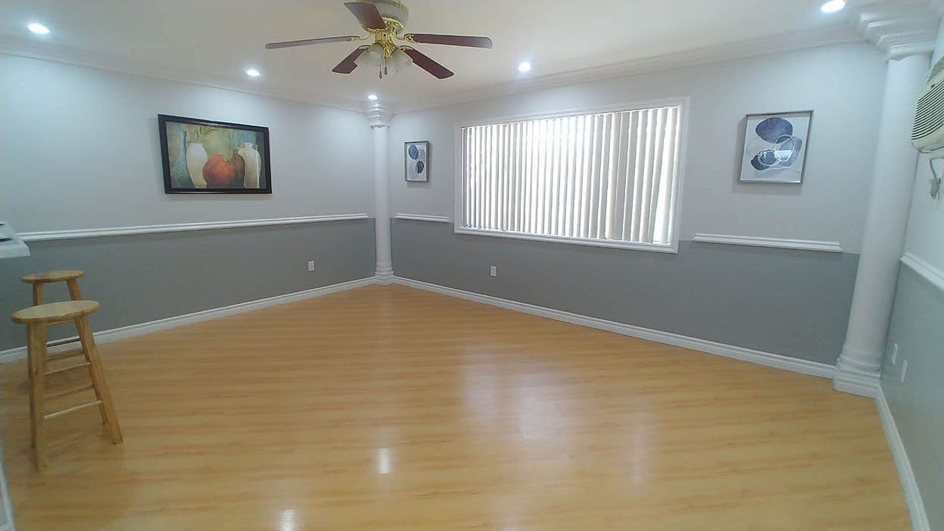 North Hollywood Apartment: 11737 Vanowen St.