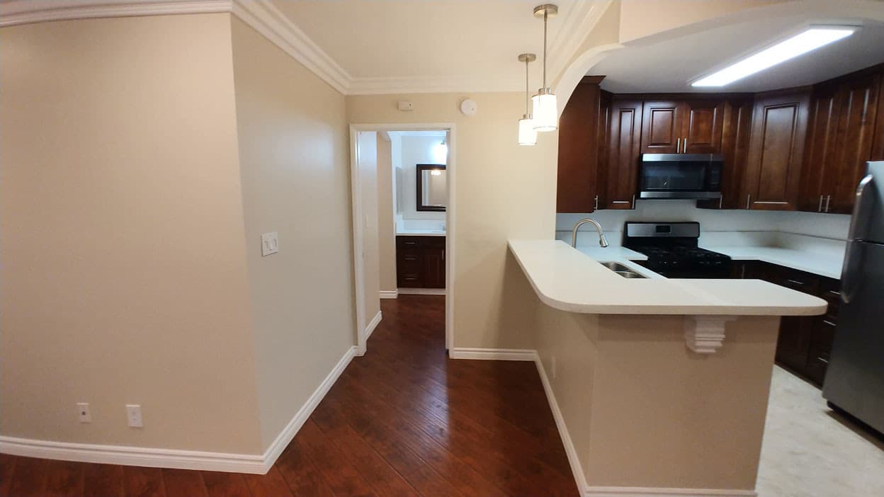 Toluca Lake Apartment: 10741 Camarillo St.