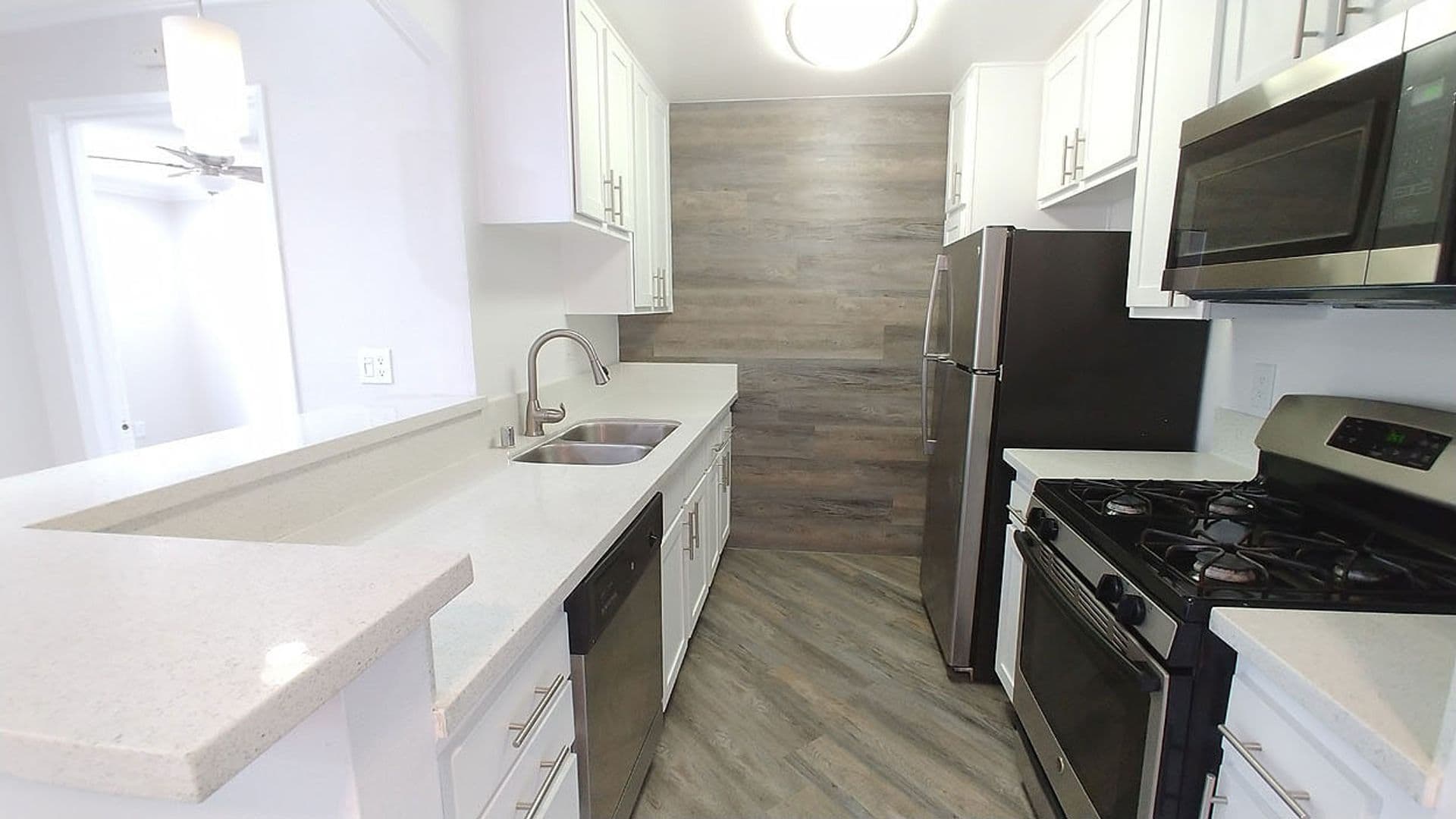 Toluca Lake Apartment: 10741 Camarillo St.
