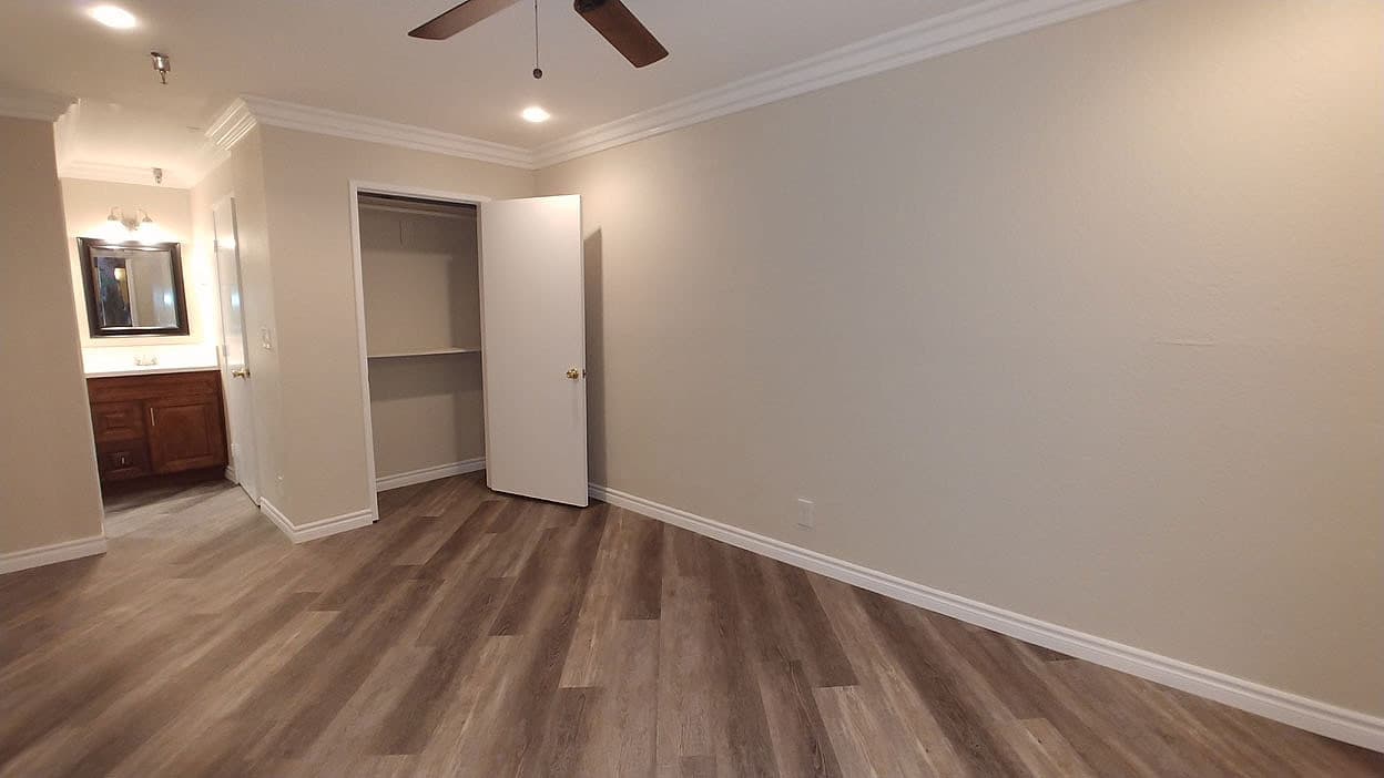 Hollywood Hills Apartment: 2069 N. Argyle Ave.