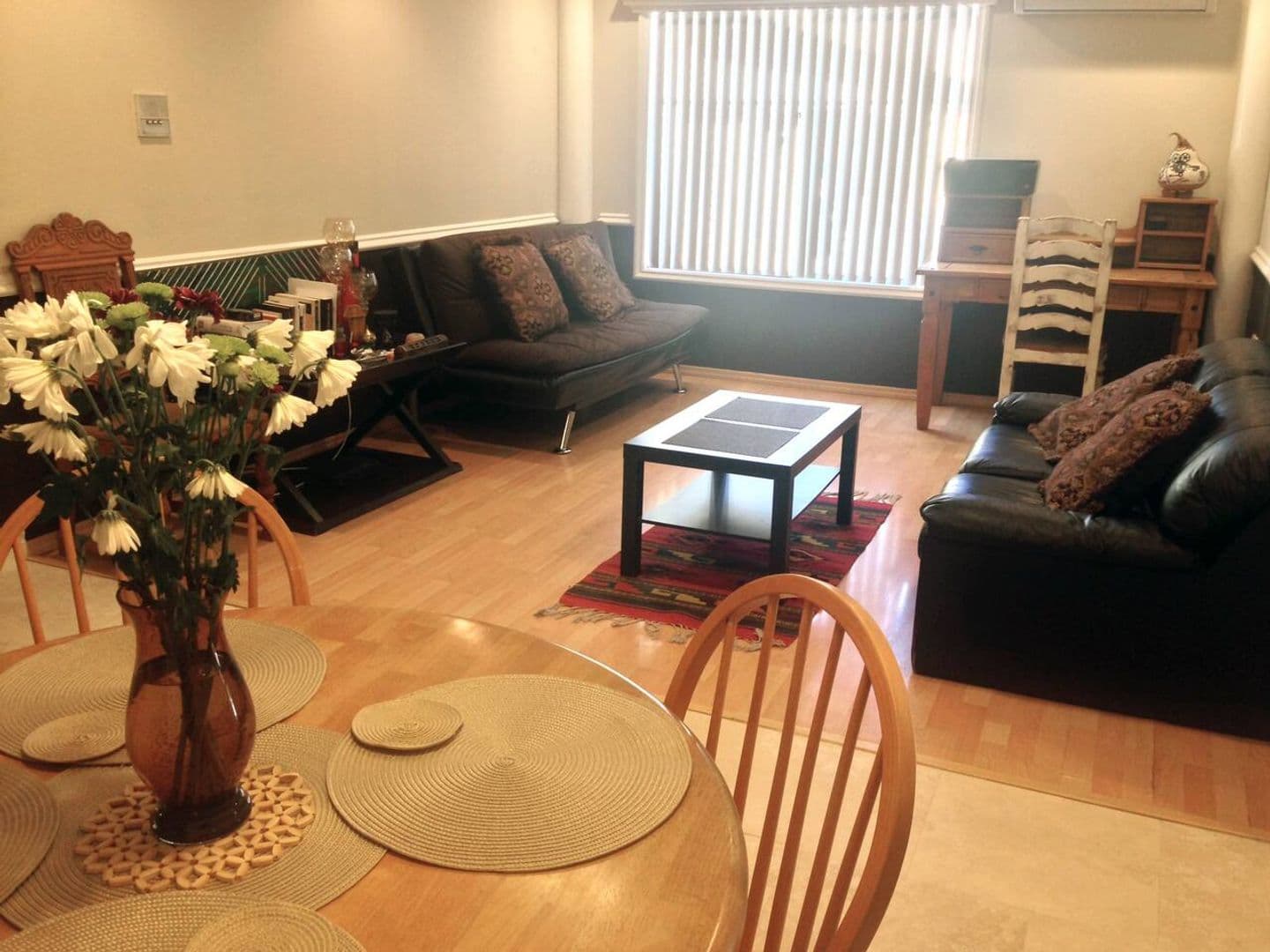 Hollywood Hills Apartment: 2020 N. Beachwood Dr.
