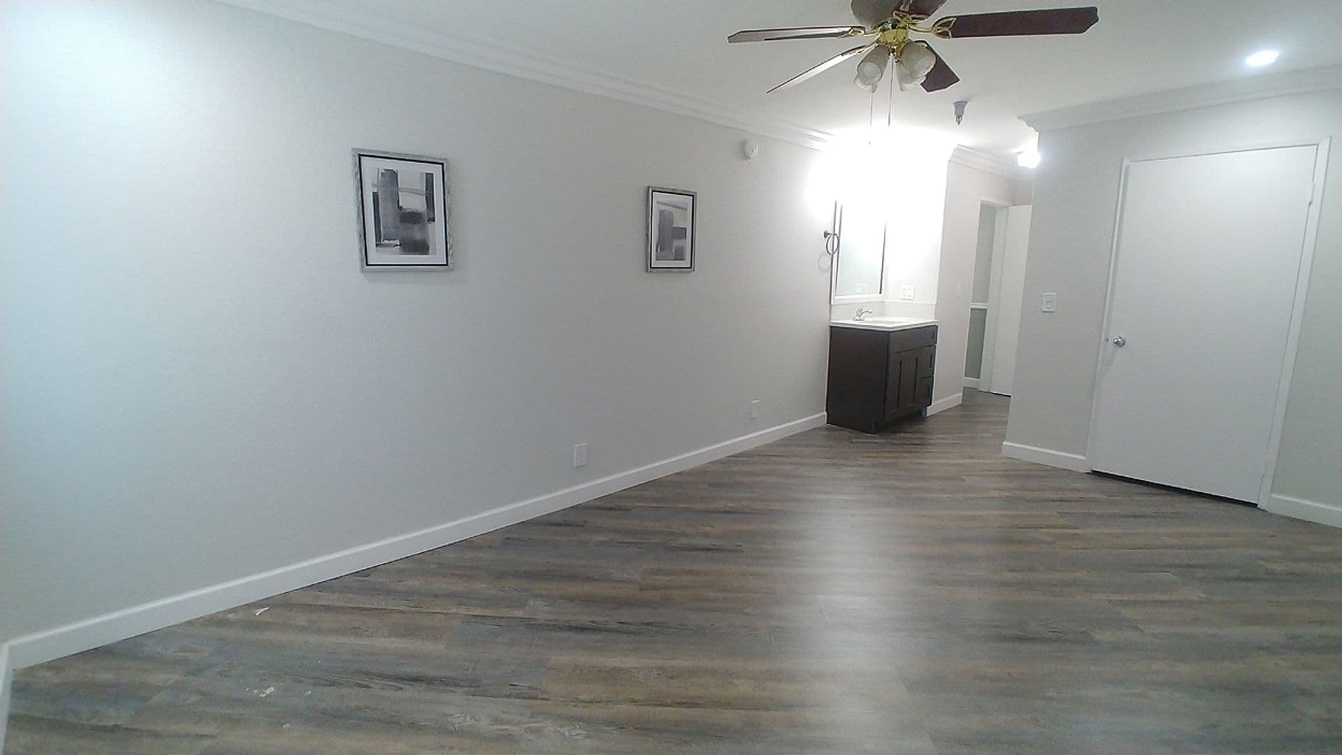 Hollywood Hills Apartment: 2069 N. Argyle Ave.