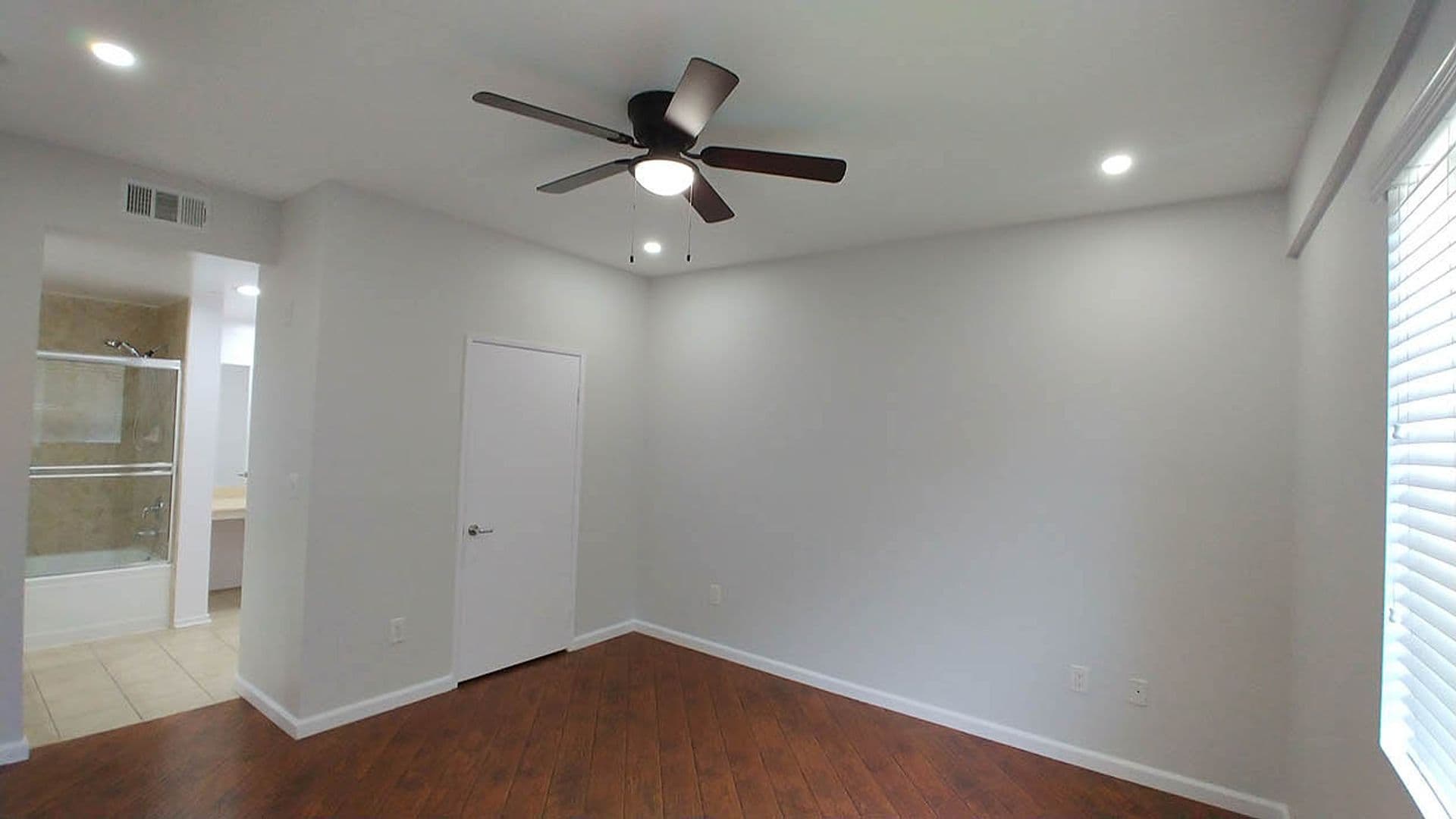 Granada Hills Apartment: 11541 Blucher Ave