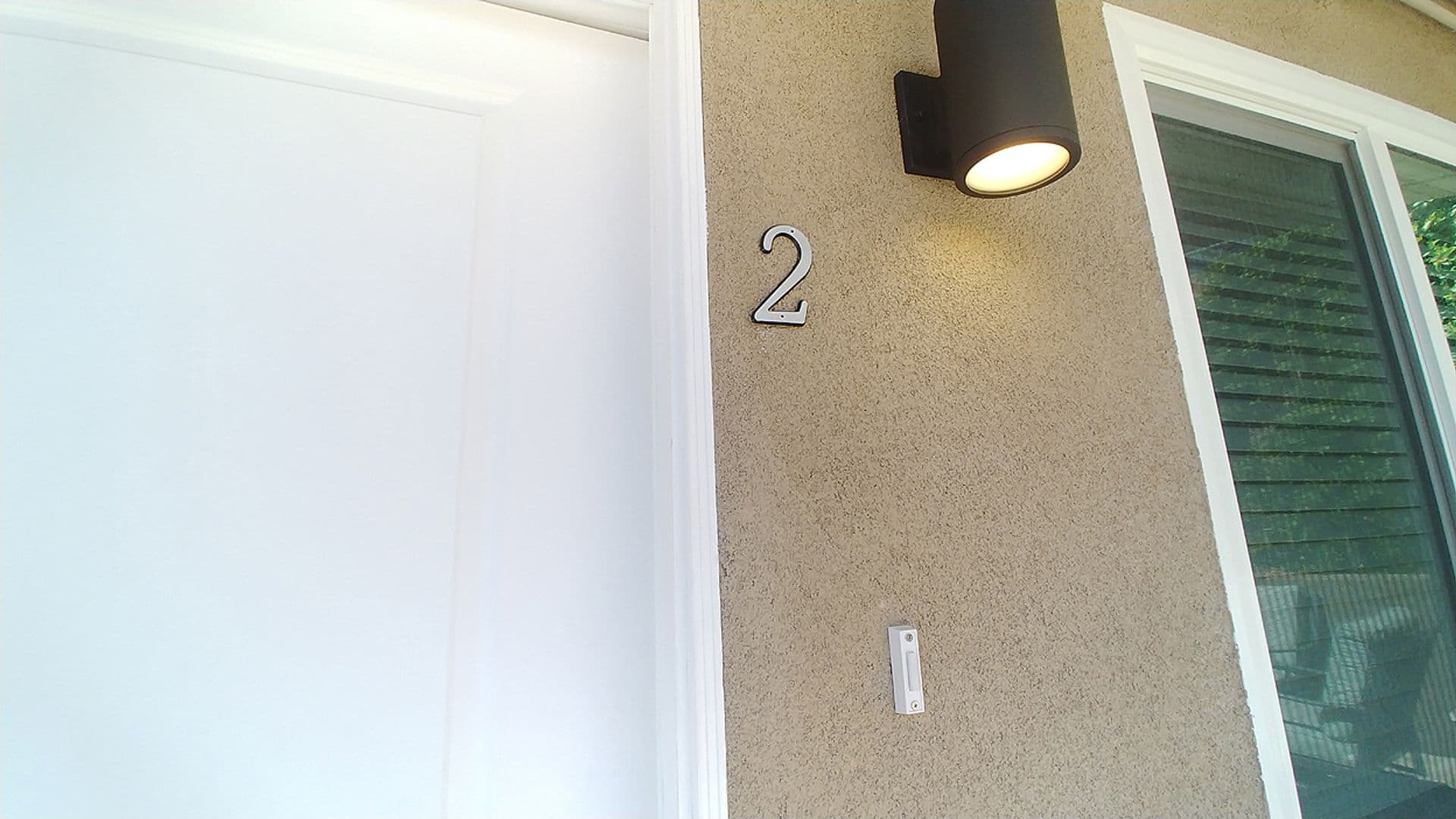 Hollywood Apartment: 940 N. Ardmore Ave.