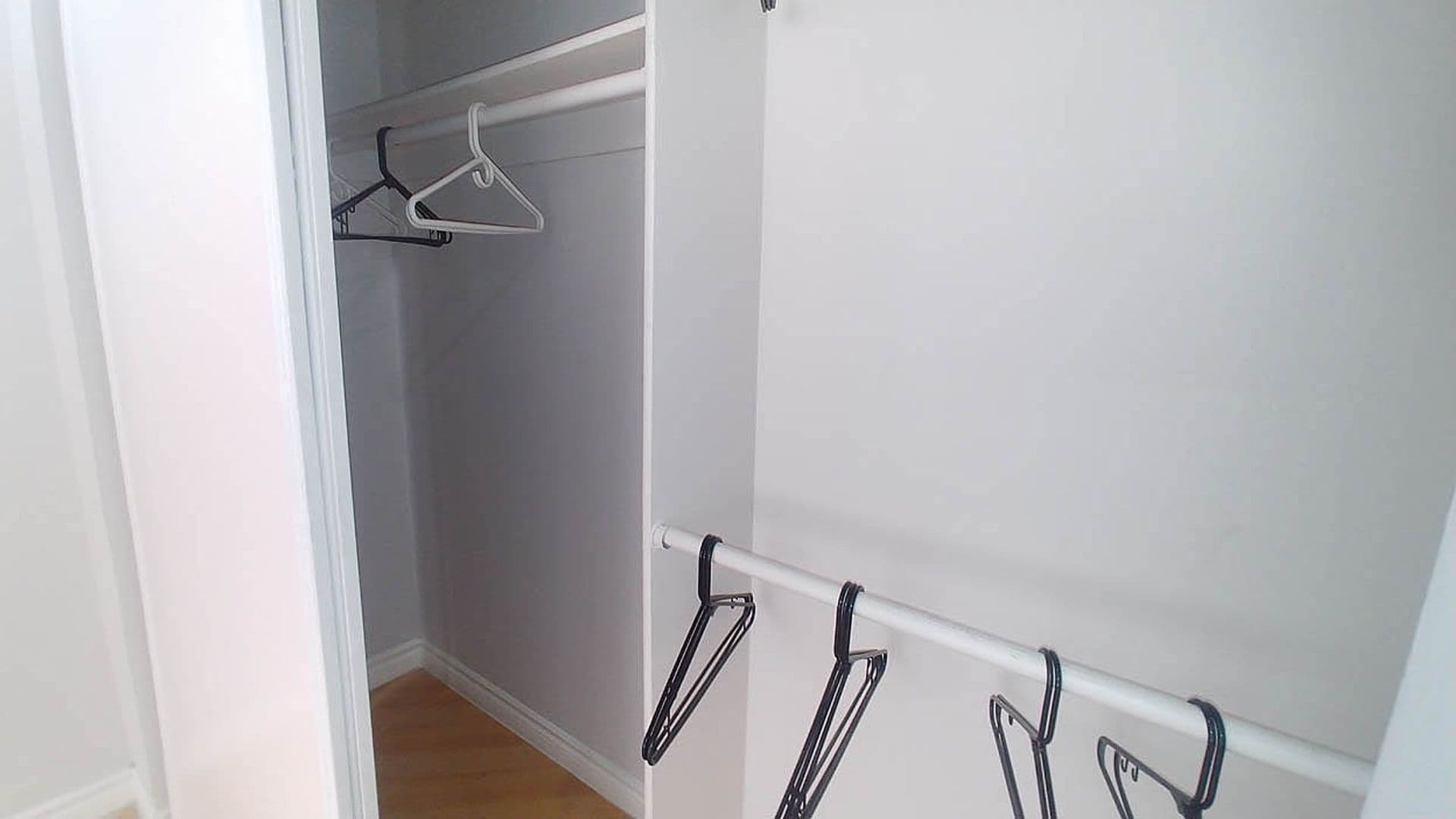 North Hollywood Apartment: 11737 Vanowen St.