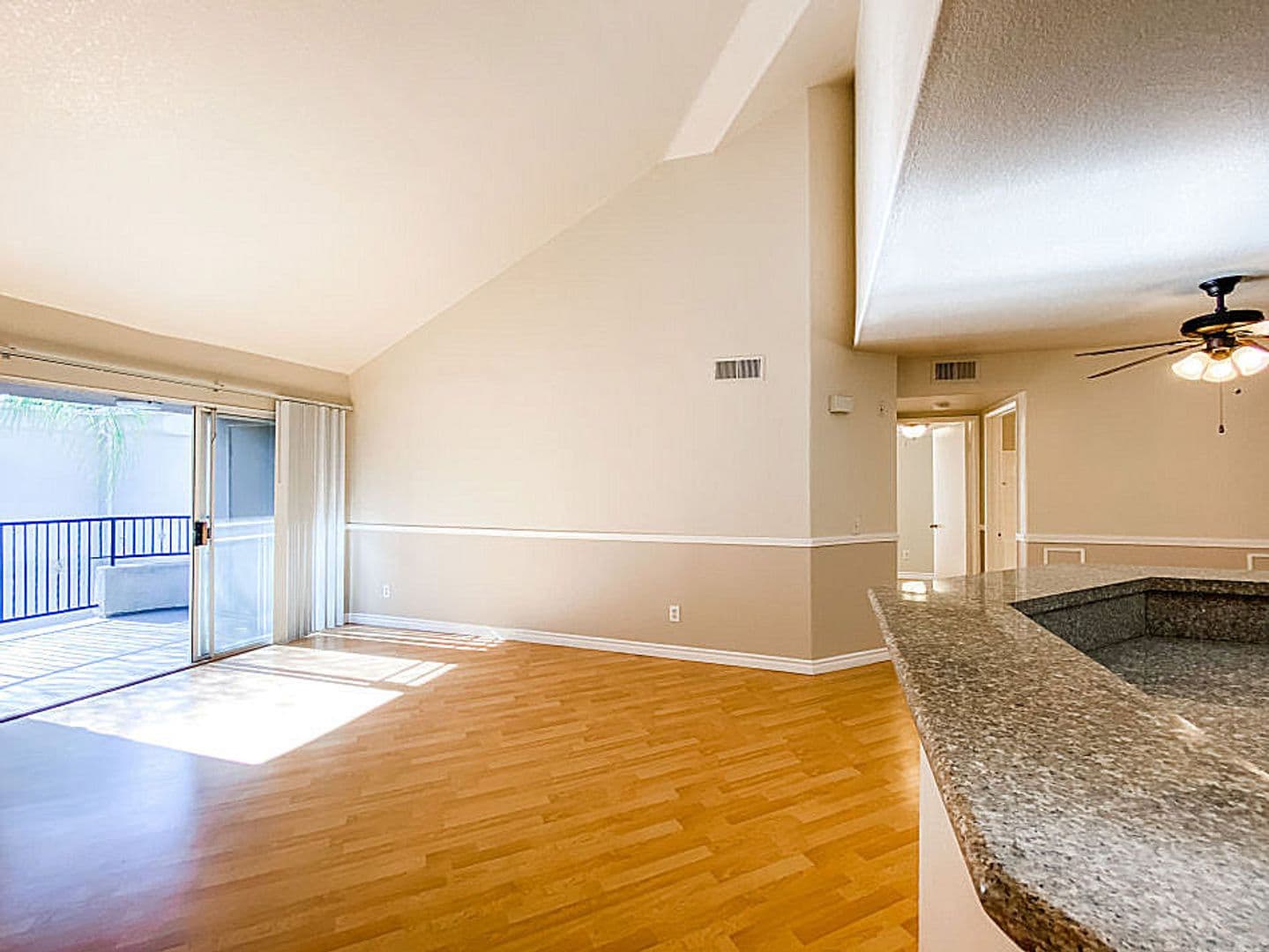Rialto Apartment: 1414 N. Riverside Ave.