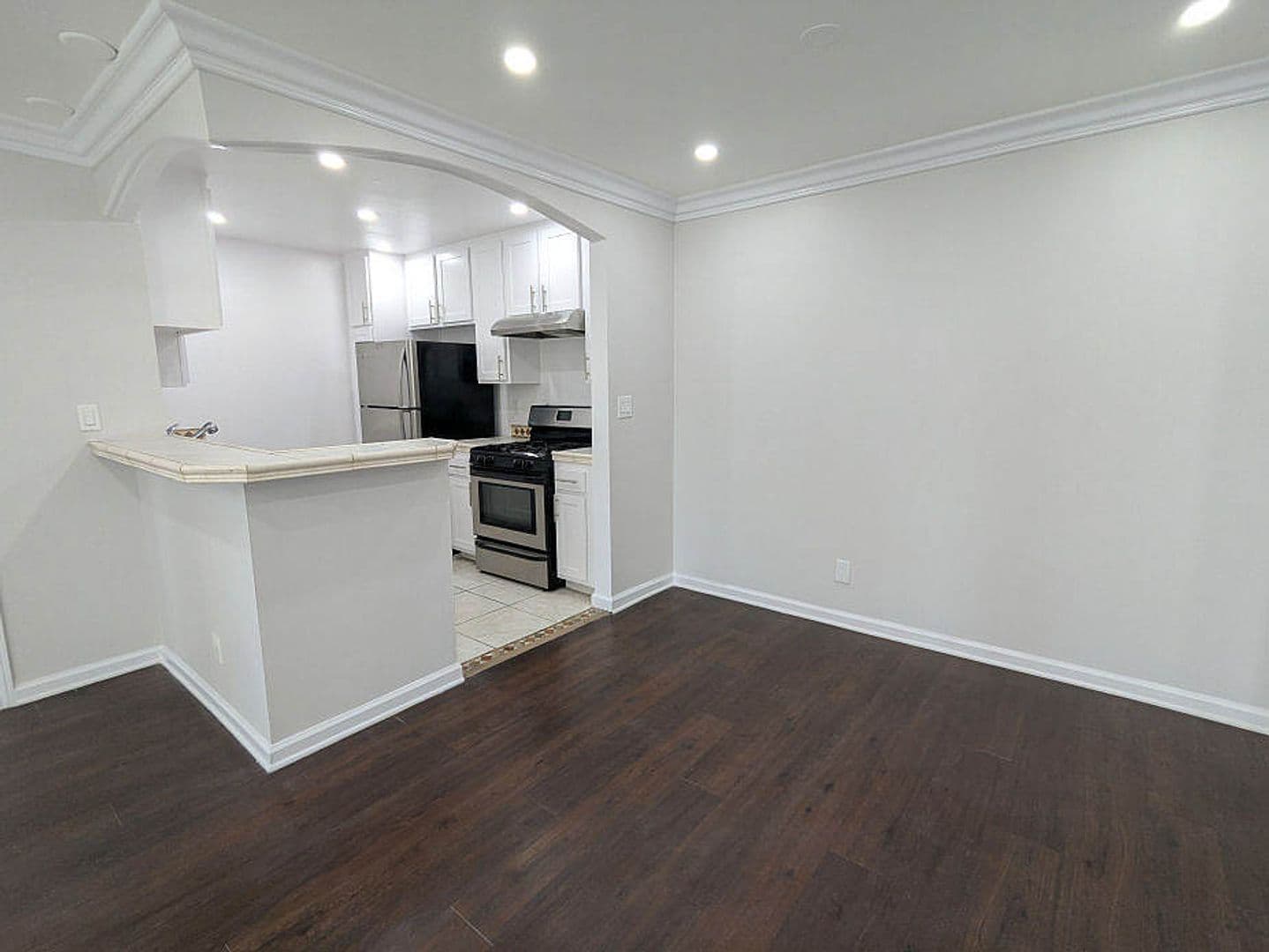 Toluca Lake Apartment: 10741 Camarillo St.