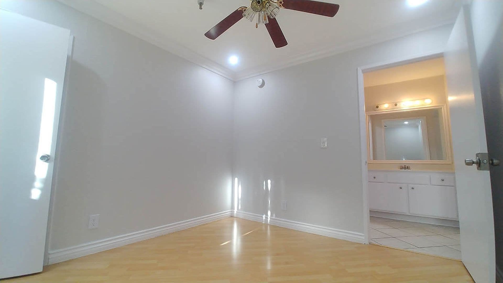 Hollywood Hills Apartment: 2069 N. Argyle Ave.