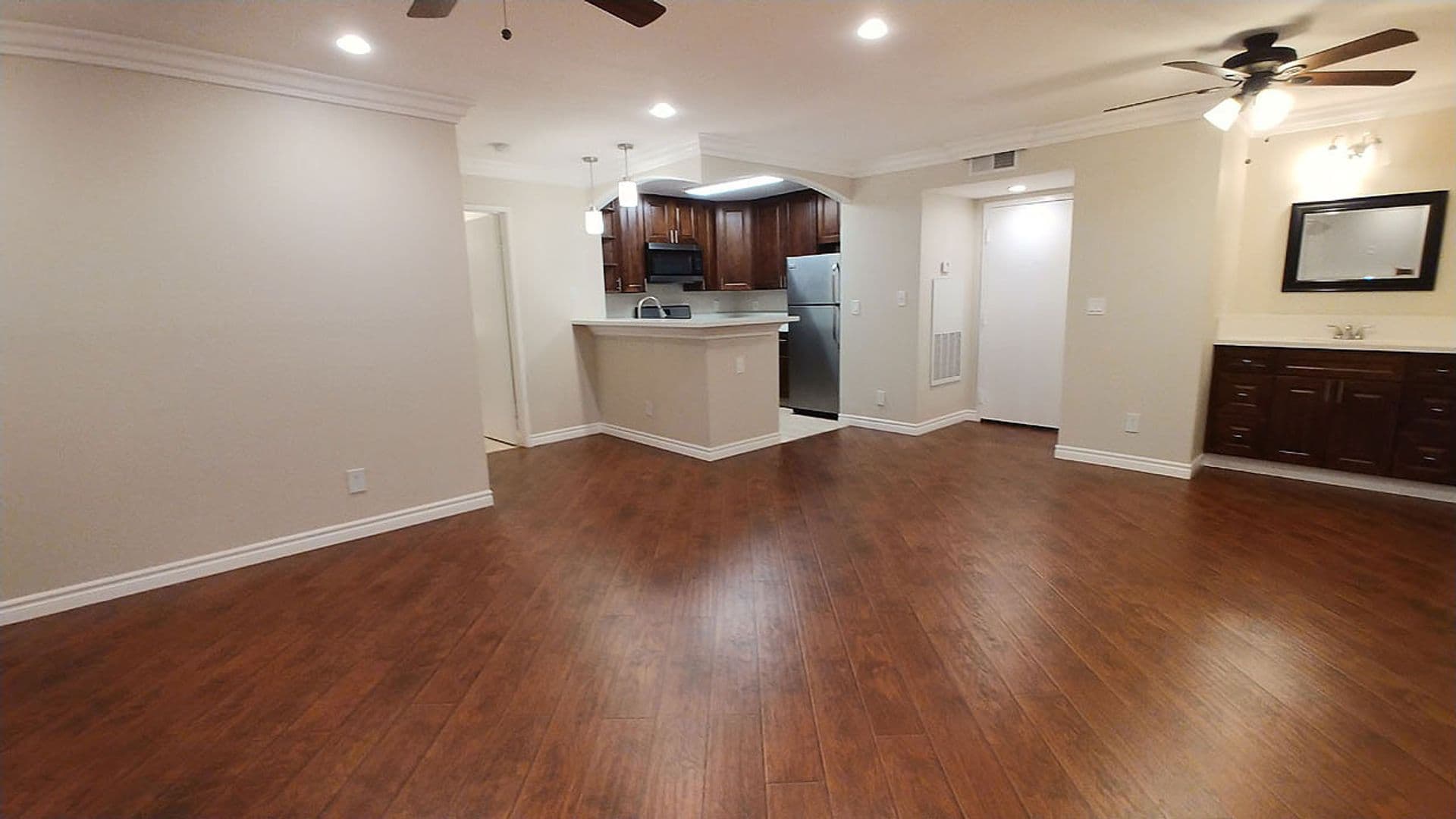 Toluca Lake Apartment: 10741 Camarillo St.