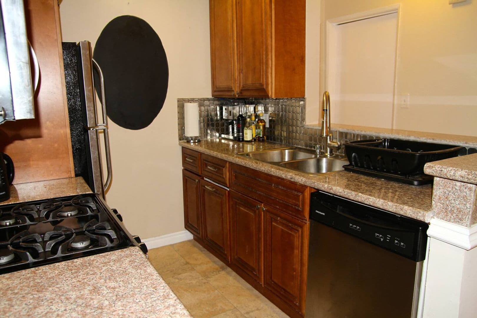 Hollywood Hills Apartment: 2020 N. Beachwood Dr.