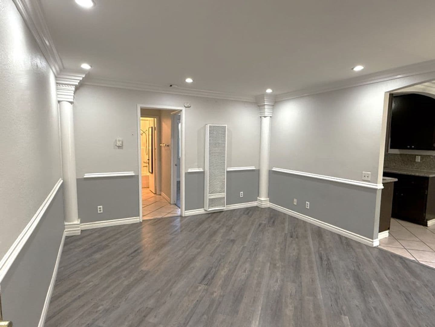 North Hollywood Apartment: 11722 Saticoy St.