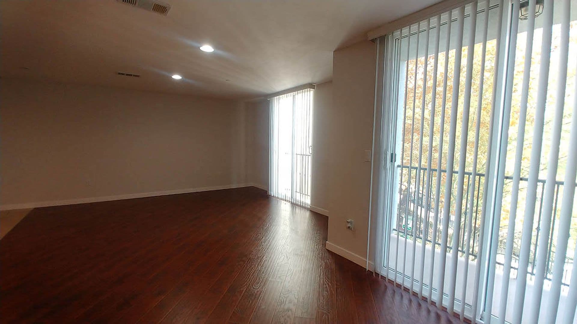 Granada Hills Apartment: 11541 Blucher Ave