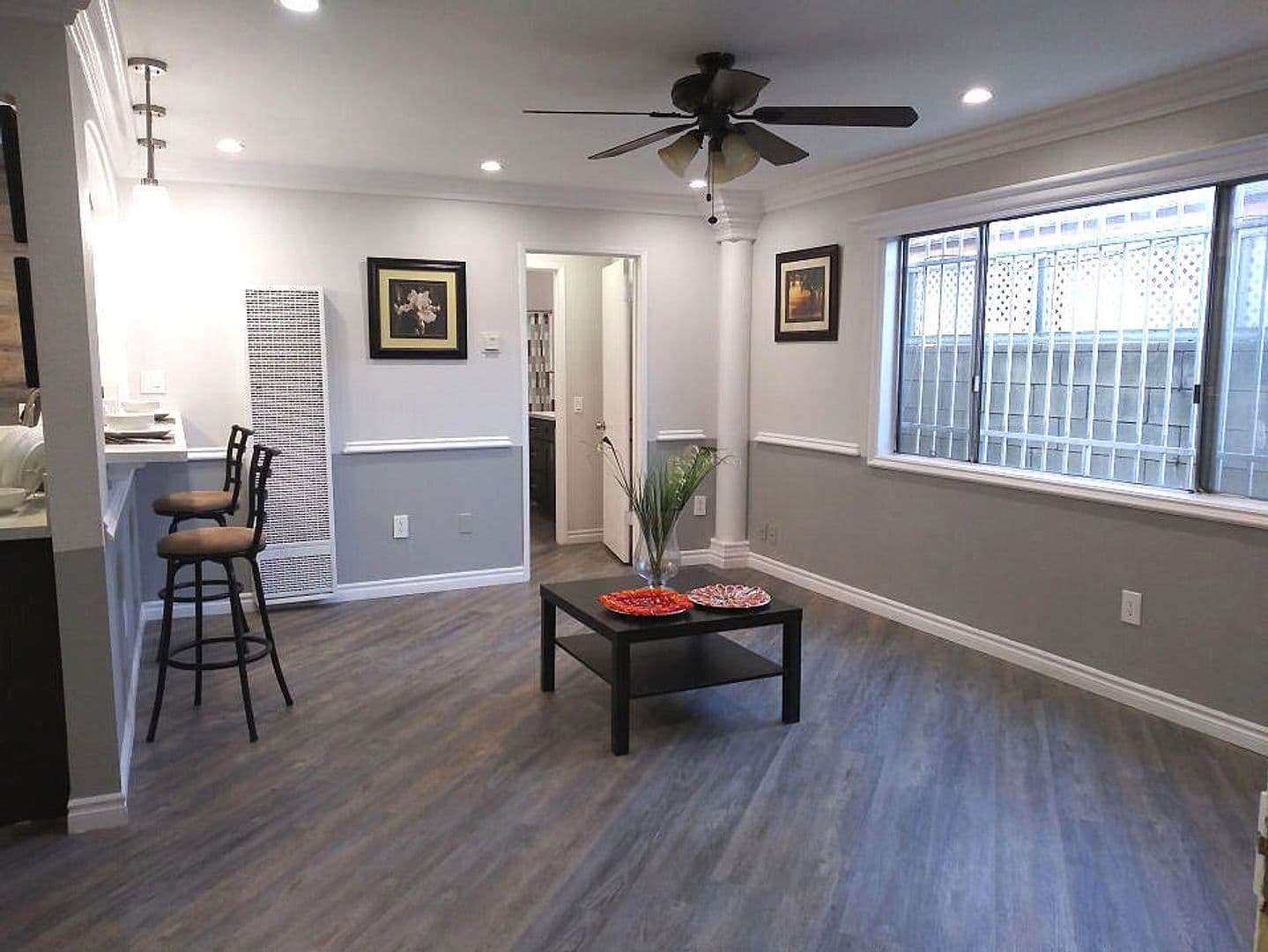 North Hollywood Apartment: 11737 Vanowen St.
