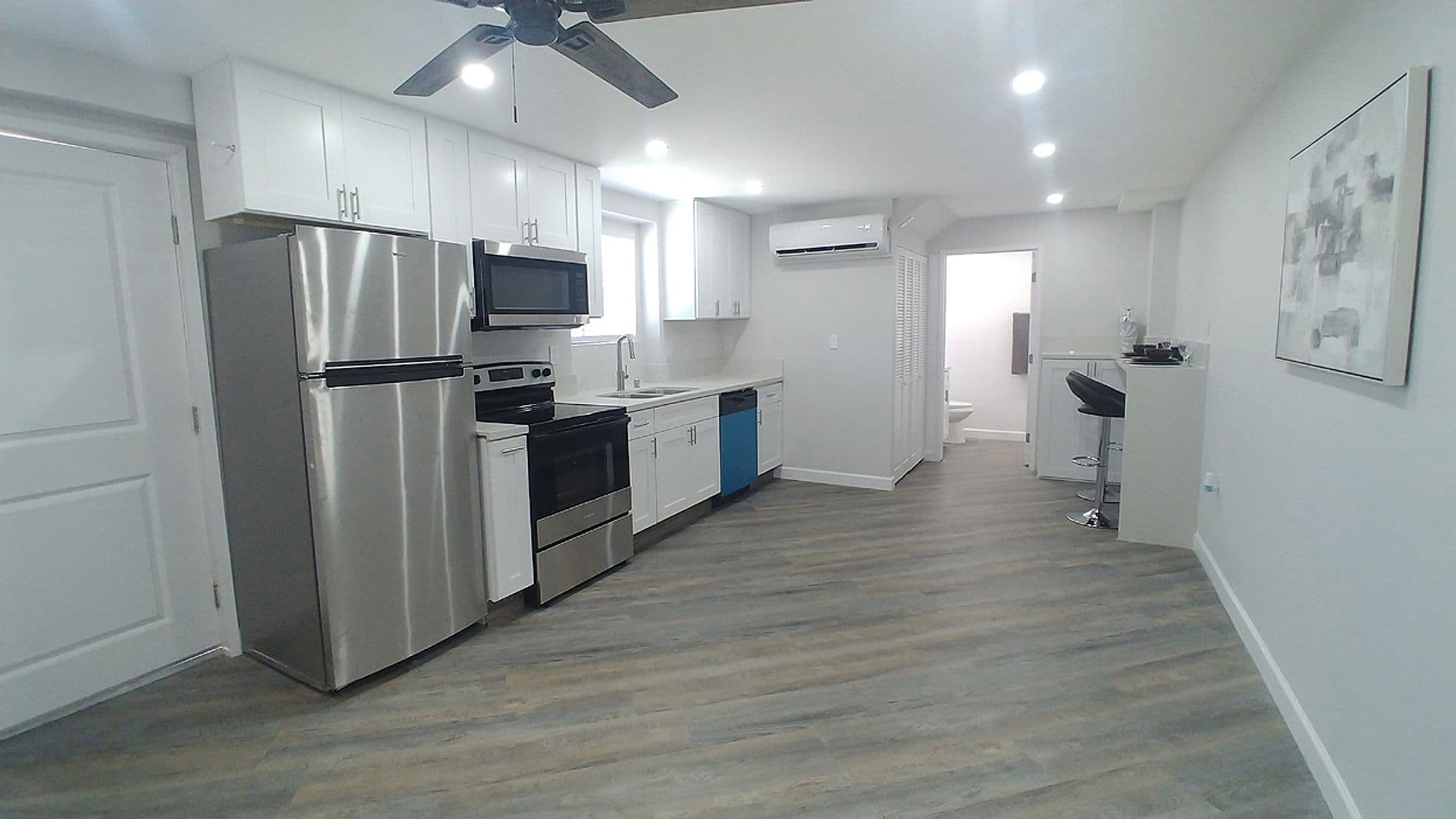 Hollywood Apartment: 940 N. Ardmore Ave.