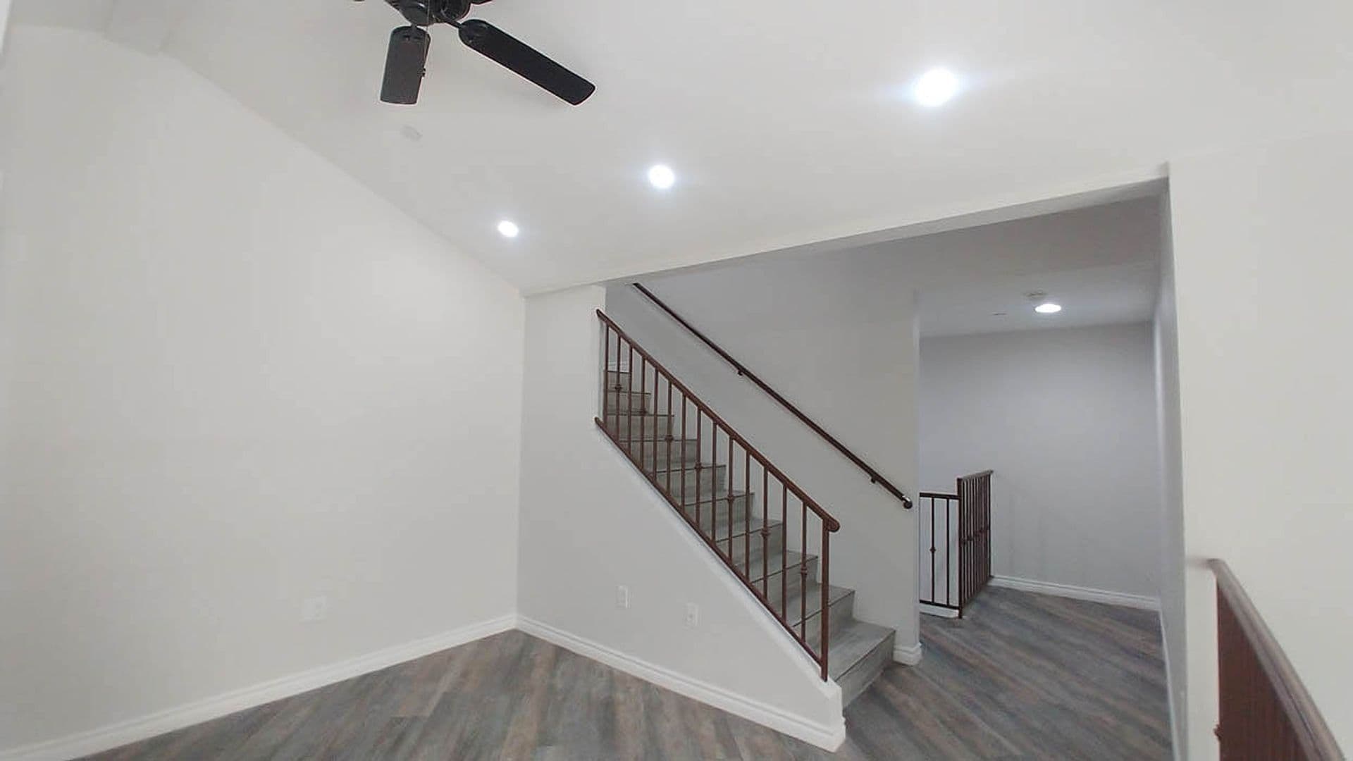 Granada Hills Apartment: 11541 Blucher Ave