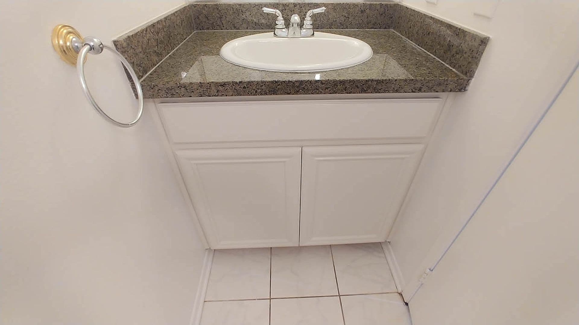 Granada Hills Apartment: 11541 Blucher Ave