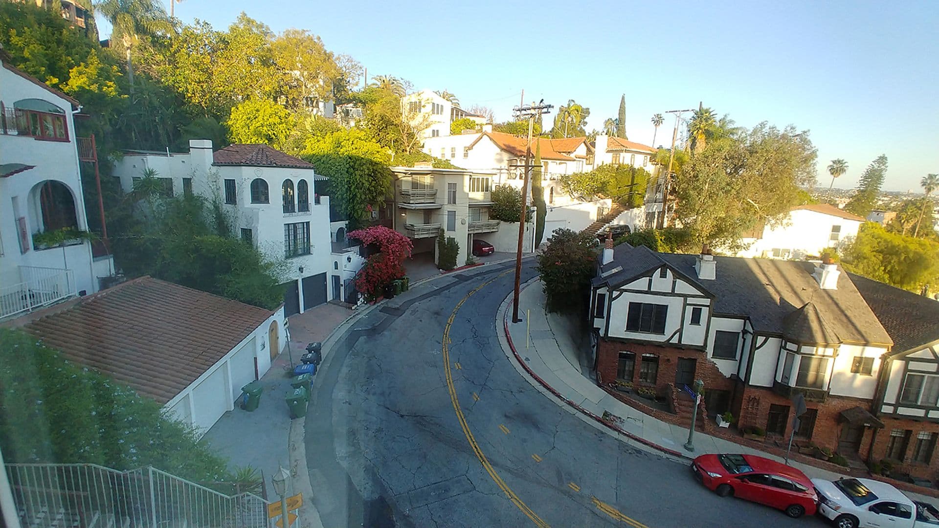 Hollywood Hills Apartment: 2069 N. Argyle Ave.