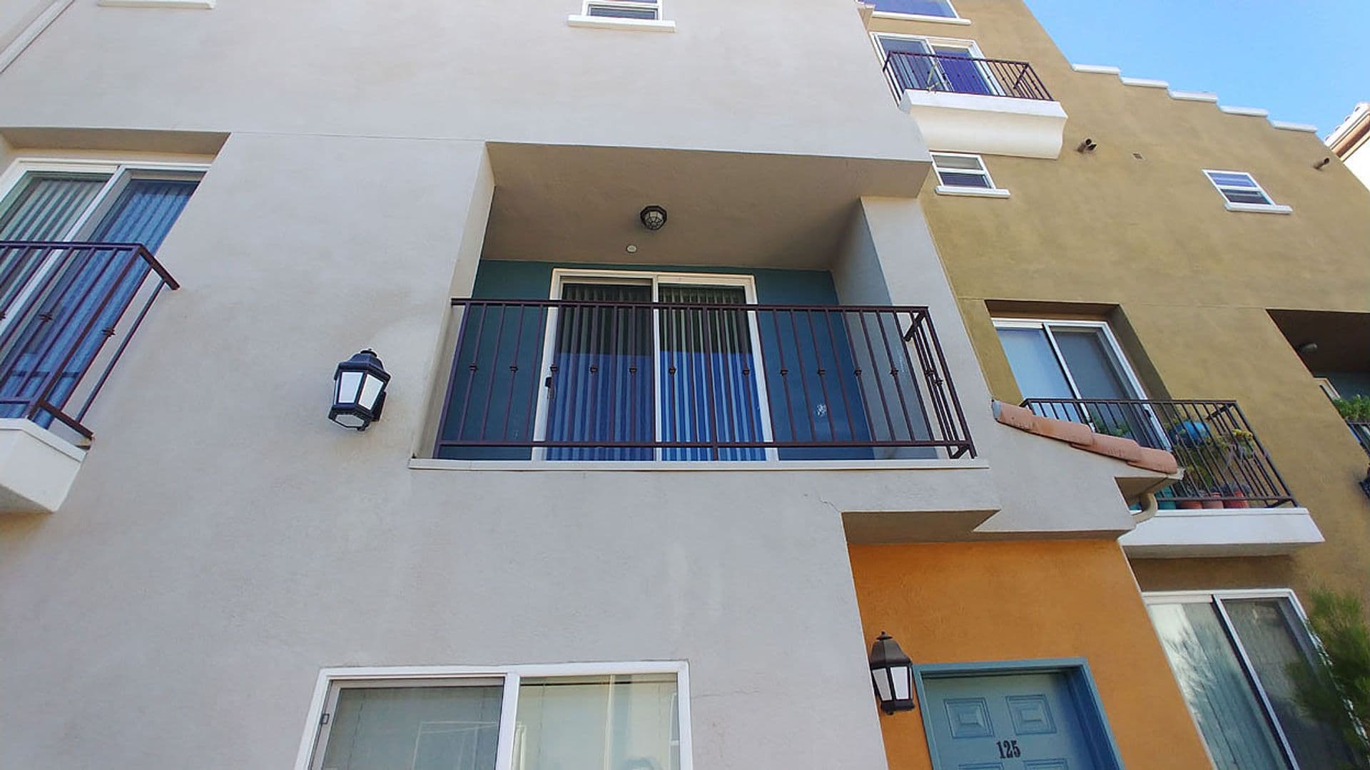 Granada Hills Apartment: 11541 Blucher Ave