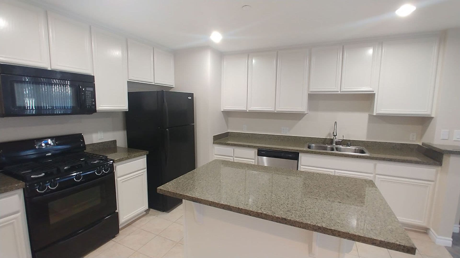 Granada Hills Apartment: 11541 Blucher Ave