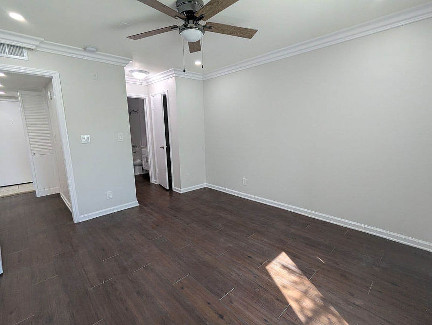 Toluca Lake Apartment: 10741 Camarillo St.