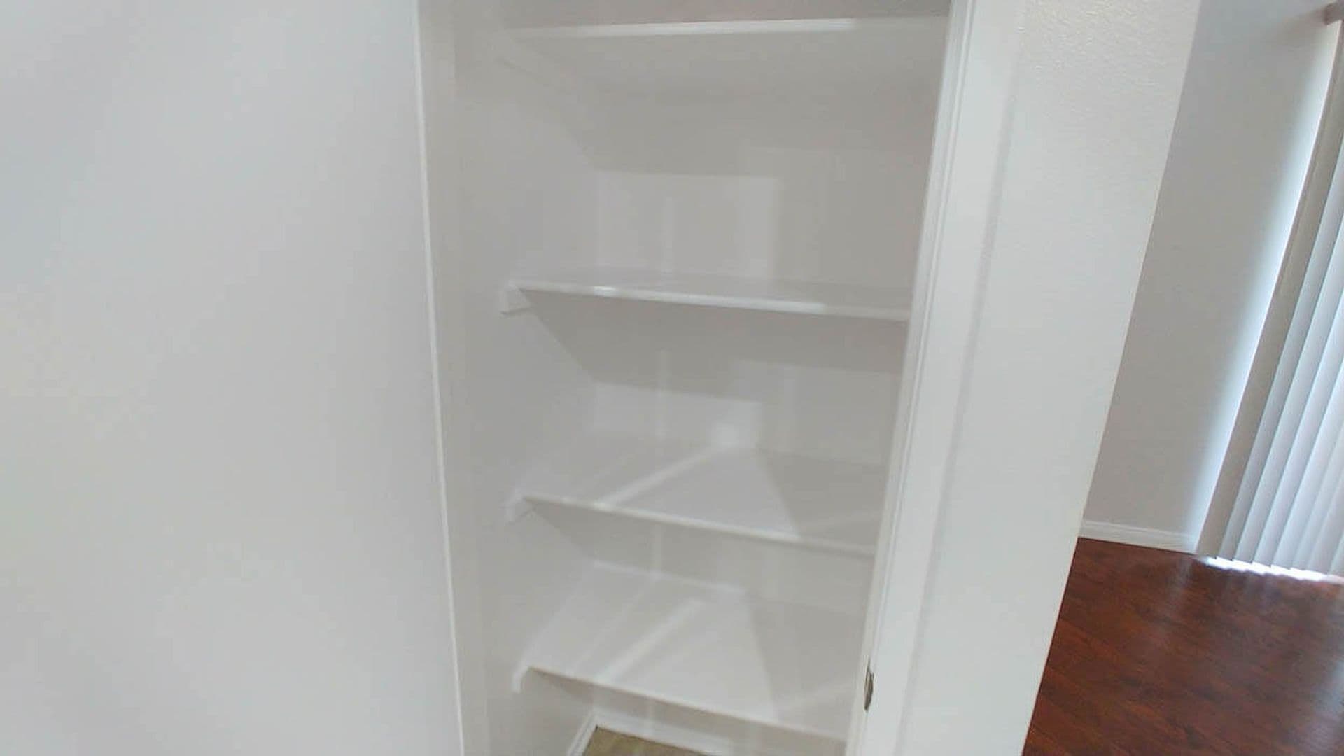 Granada Hills Apartment: 11541 Blucher Ave
