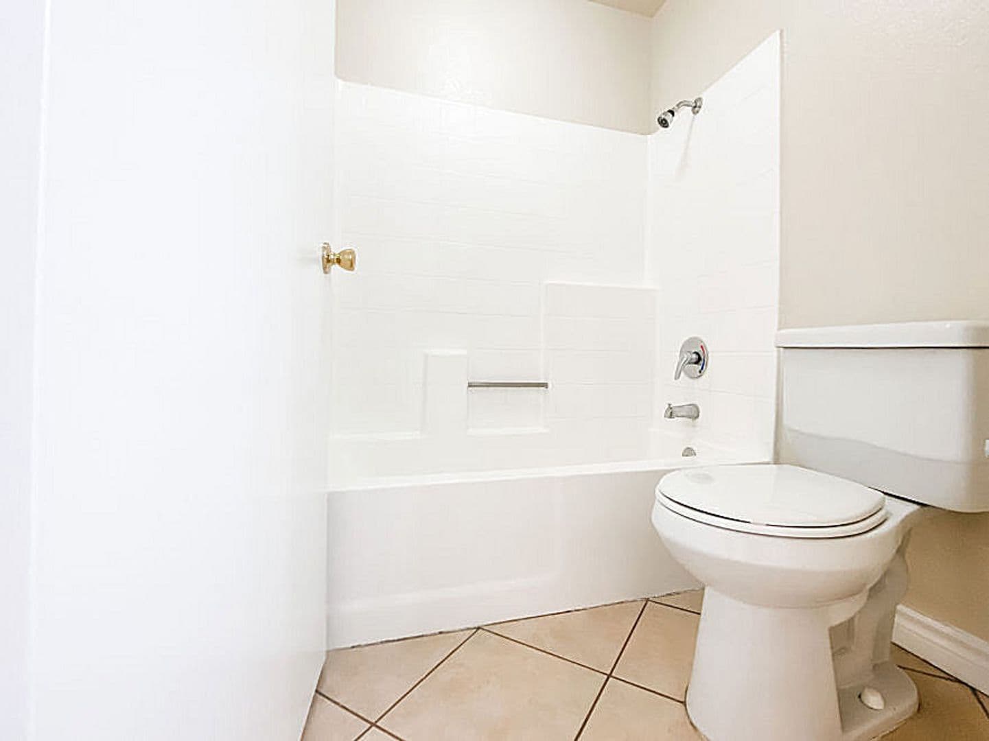 Rialto Apartment: 1414 N. Riverside Ave.