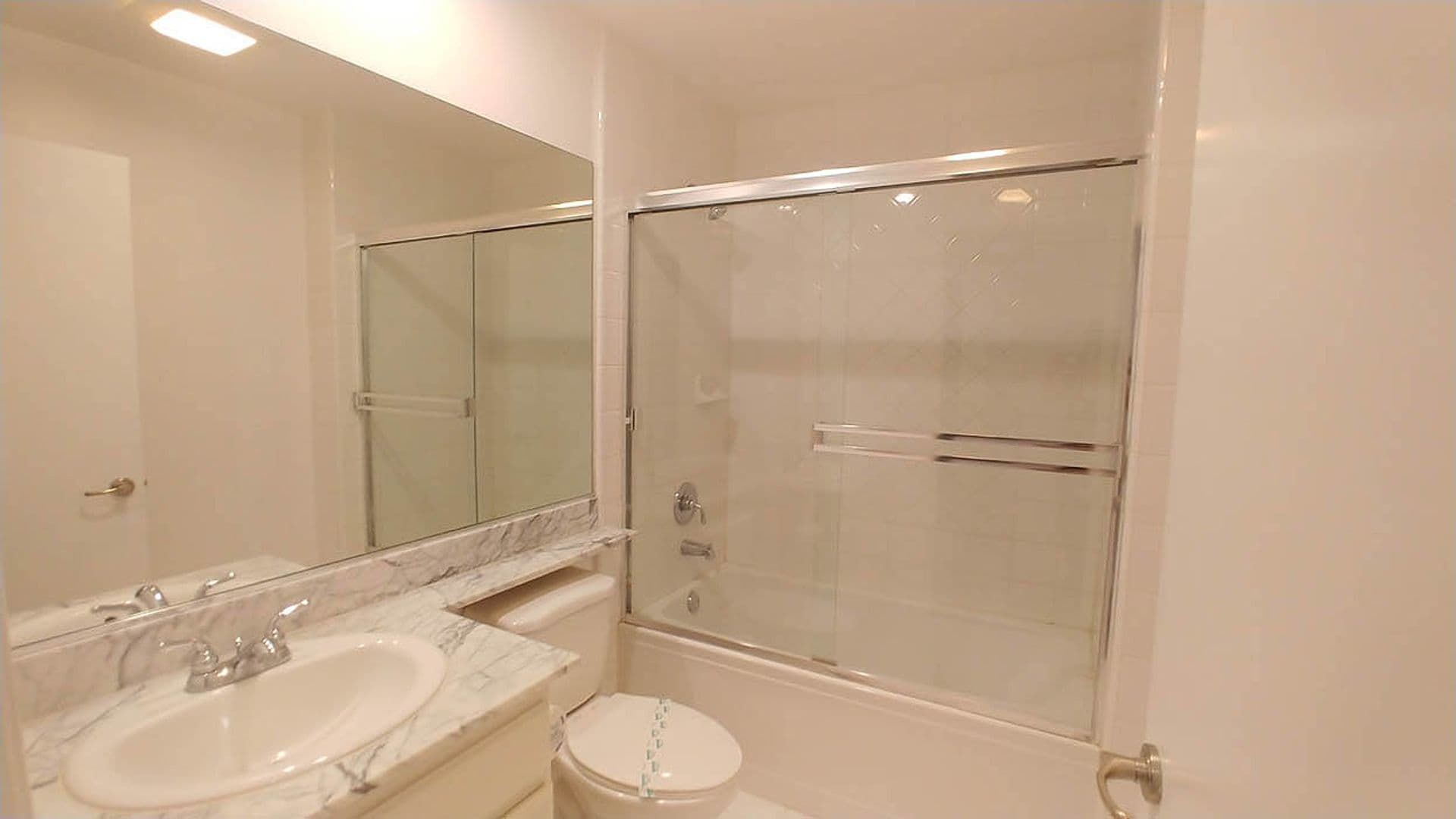 Granada Hills Apartment: 11541 Blucher Ave