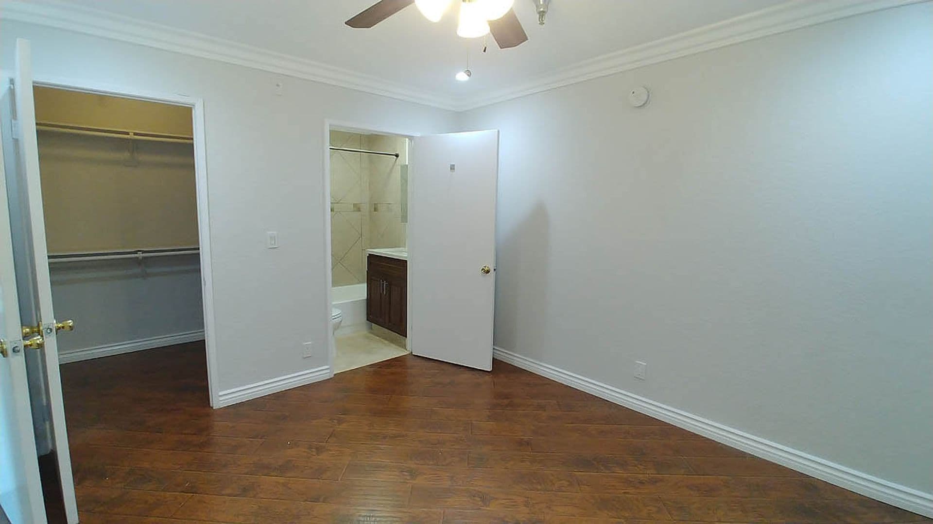 Hollywood Hills Apartment: 2069 N. Argyle Ave.