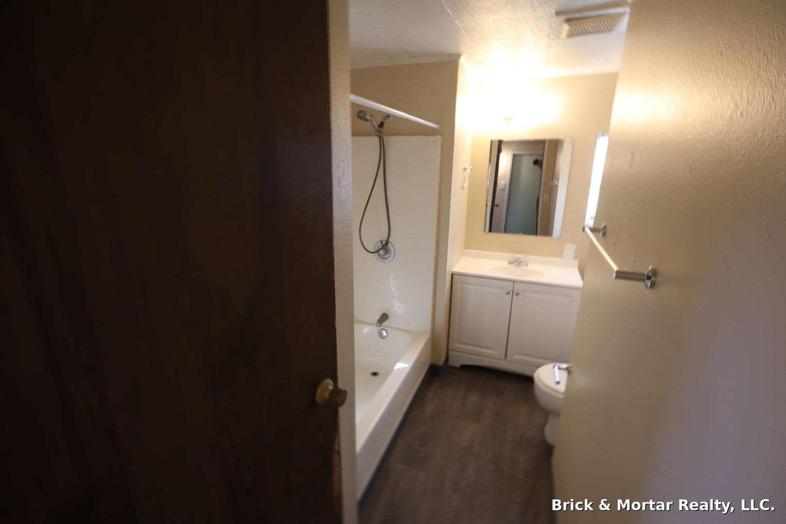 Lyons Apartment: 00640-45820 E. Lyons Mill City Dr.