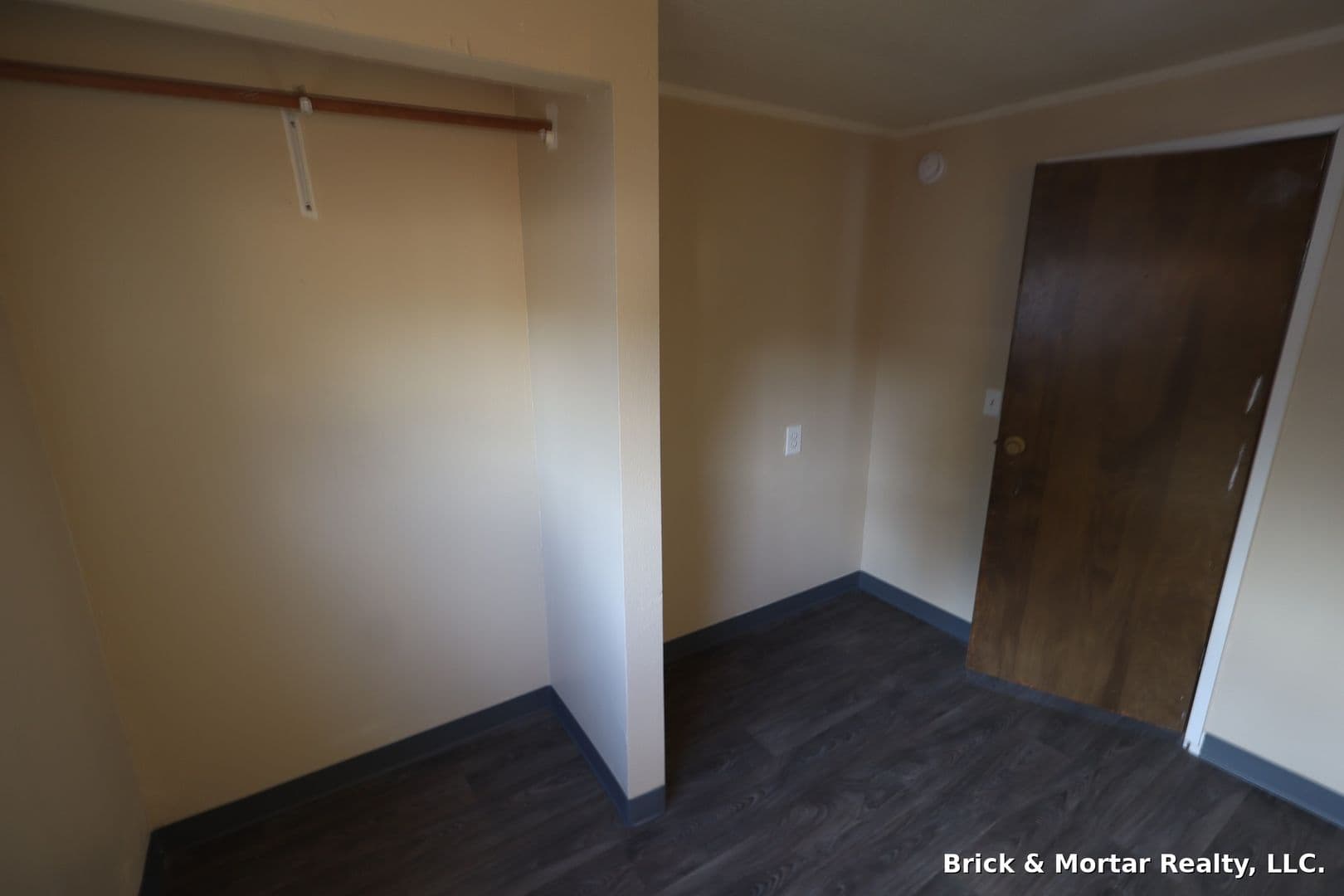 Lyons Apartment: 00640-45820 E. Lyons Mill City Dr.