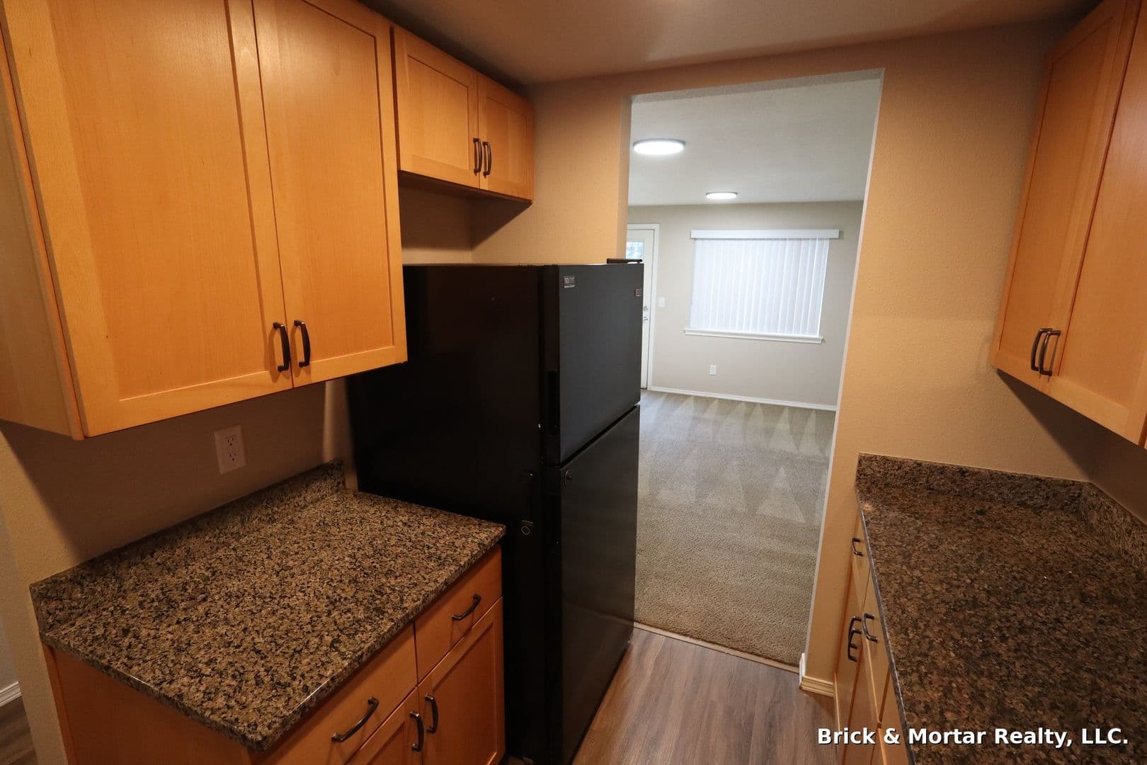 Salem Apartment: 3760-3774 Hawthorne Ave NE