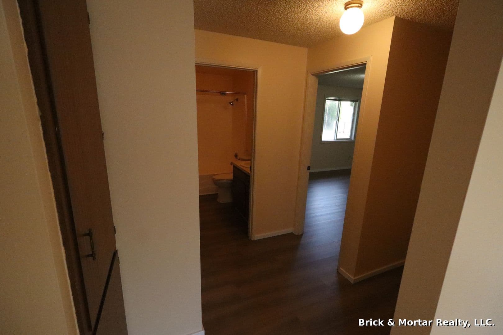 Sublimity Apartment: 115-117 Sw 9th St.