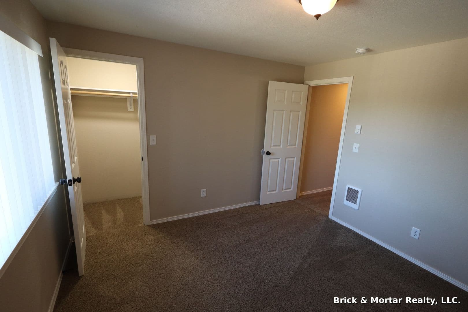 Salem Apartment: 3760-3774 Hawthorne Ave NE