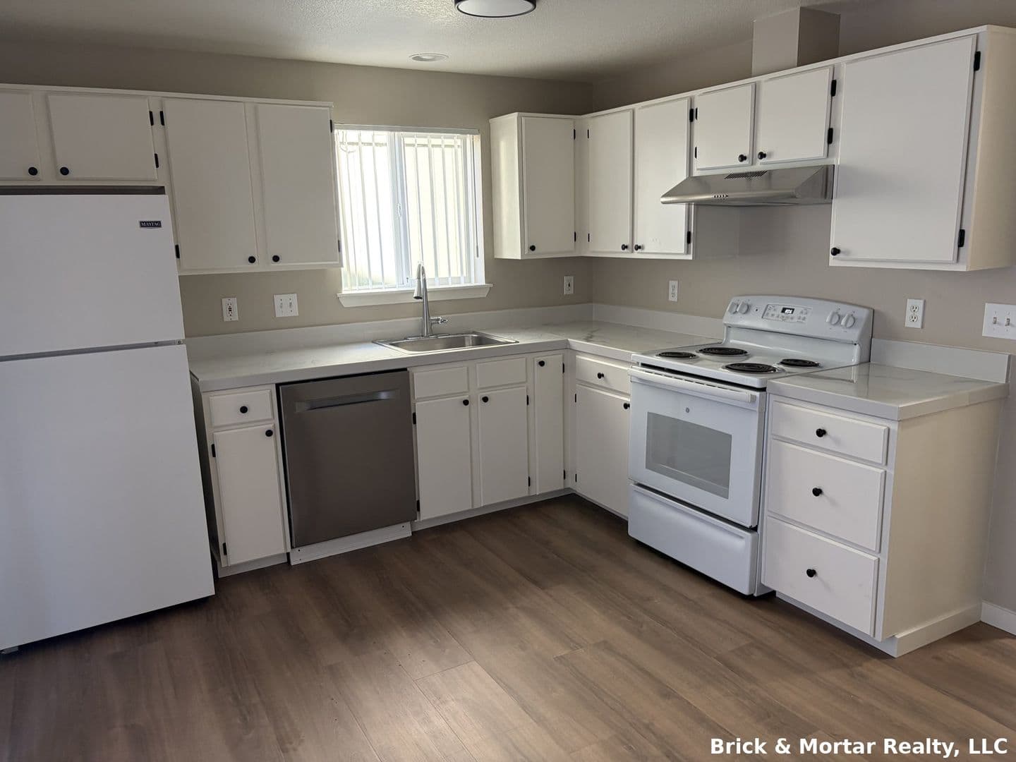 Molalla Apartment: 300 Kennel Ave