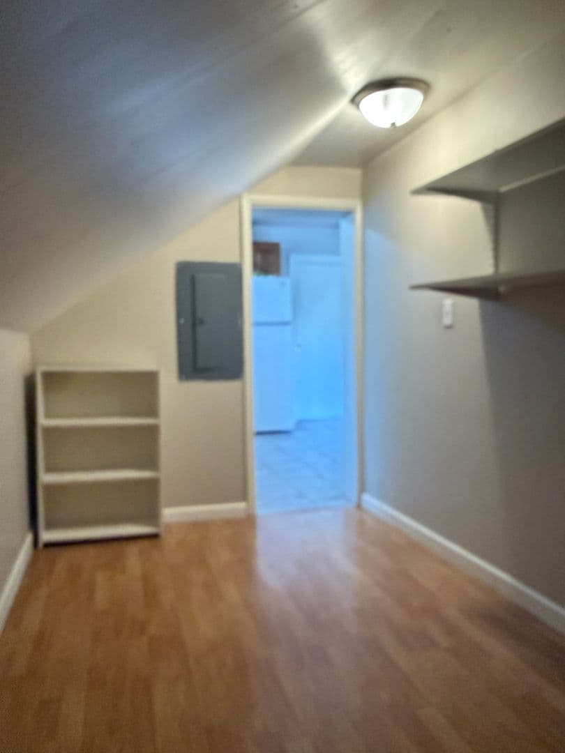 Eugene Apartment: 946-950 W 7th Ave
