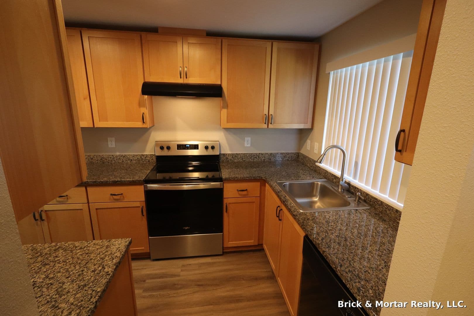 Salem Apartment: 3760-3774 Hawthorne Ave NE