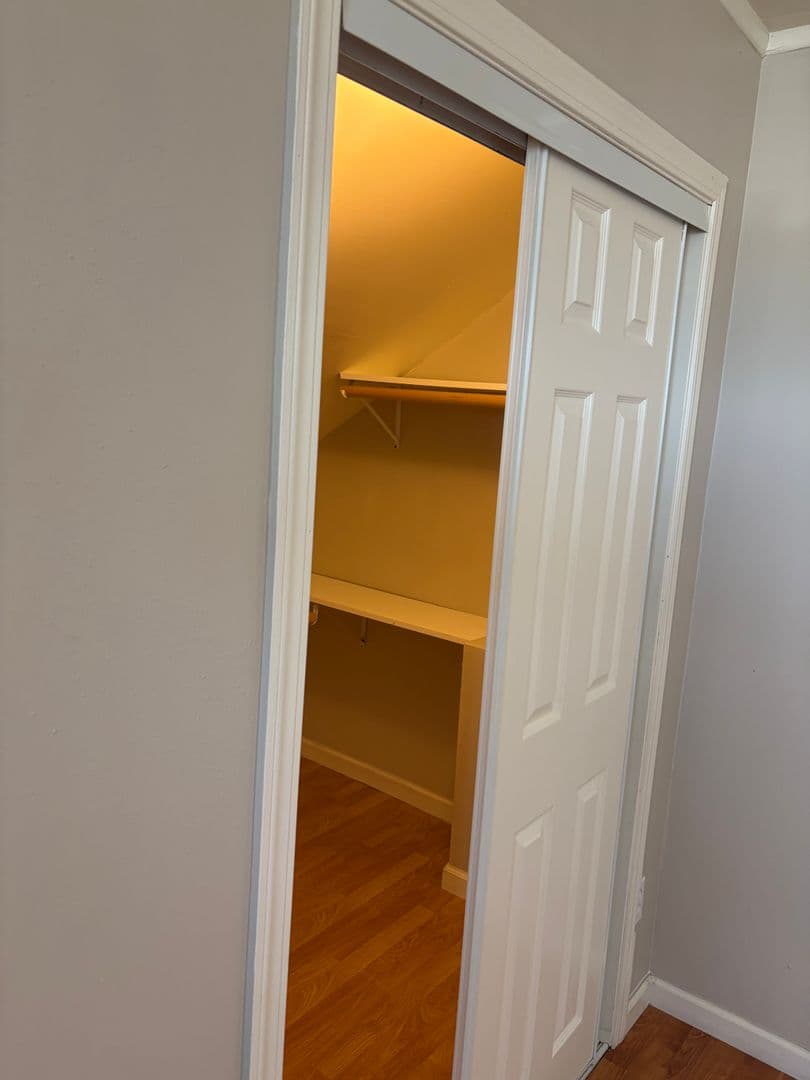 Eugene Apartment: 946-950 W 7th Ave