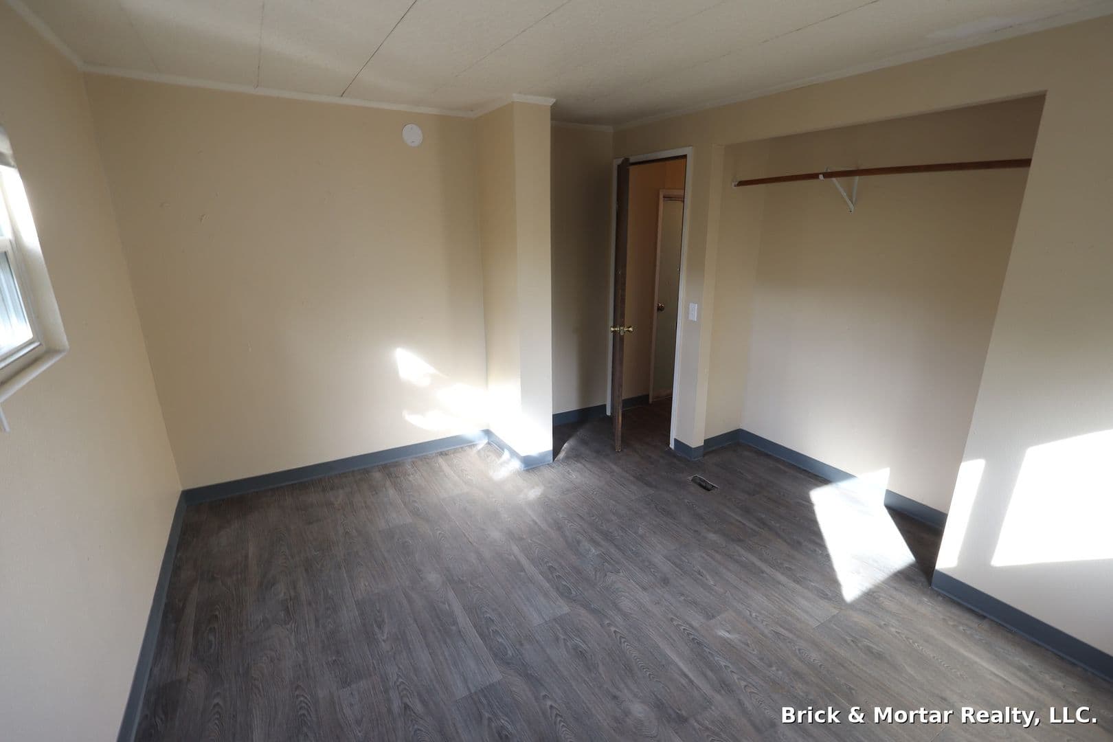 Lyons Apartment: 00640-45820 E. Lyons Mill City Dr.