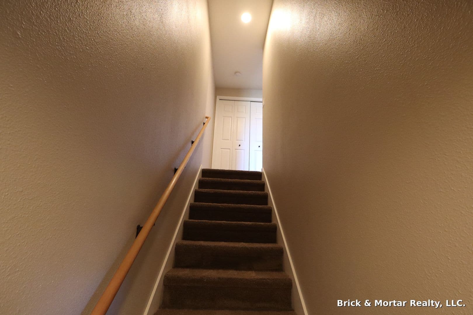 Salem Apartment: 3760-3774 Hawthorne Ave NE