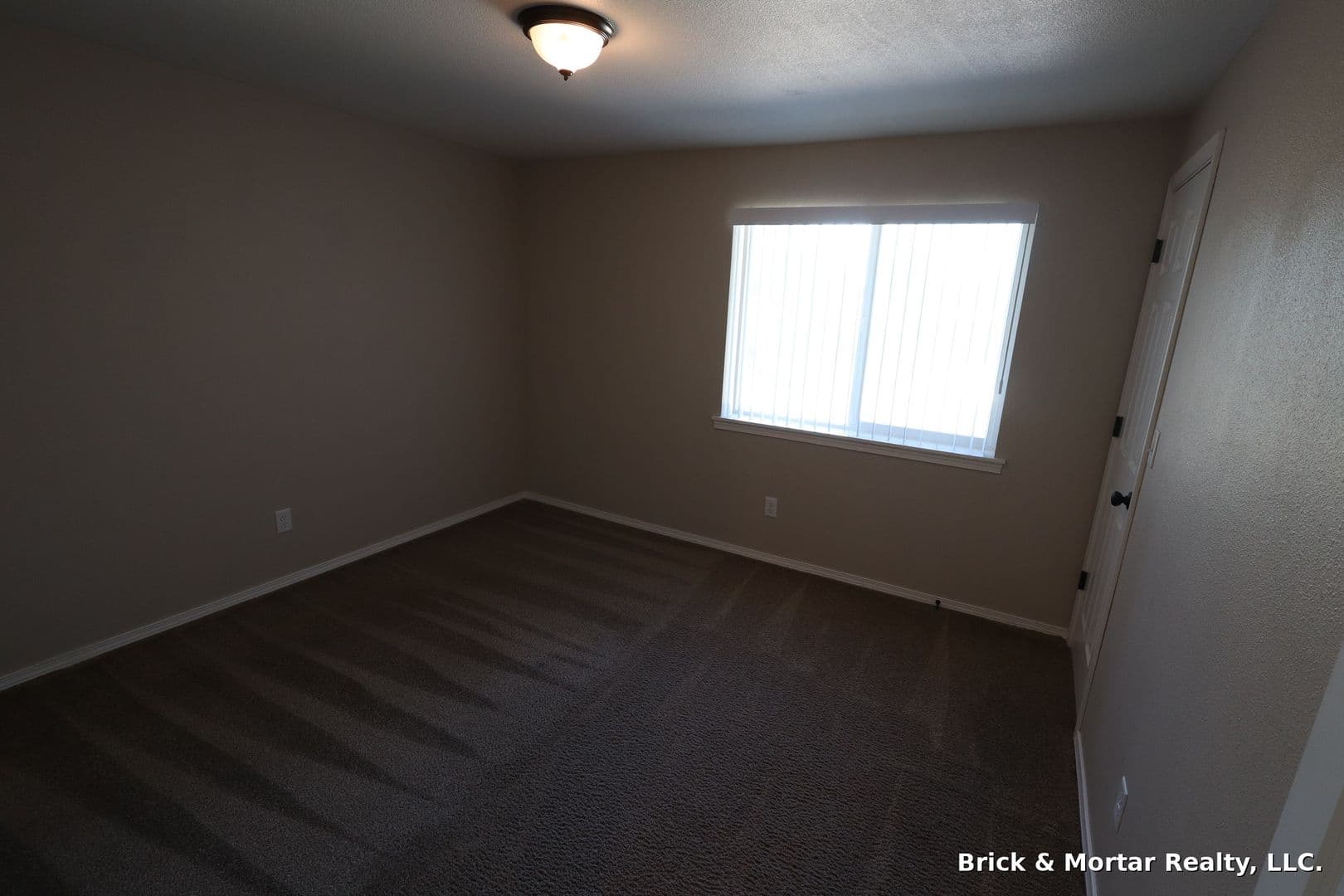 Salem Apartment: 3760-3774 Hawthorne Ave NE