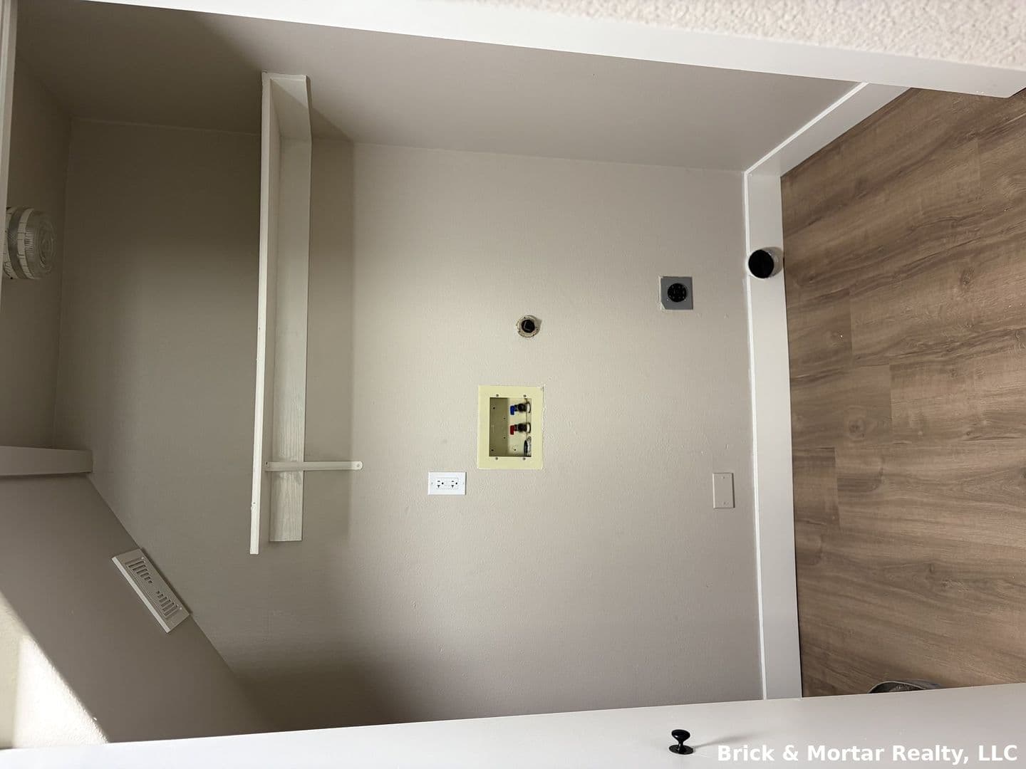 Molalla Apartment: 300 Kennel Ave