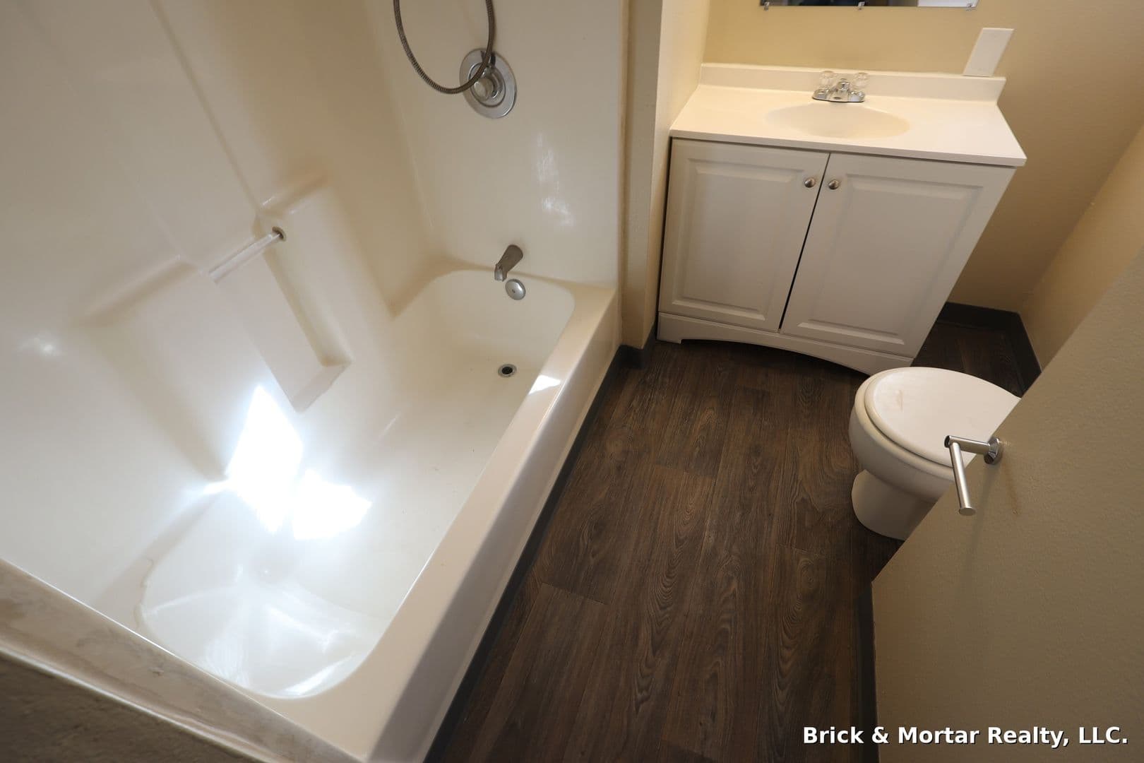 Lyons Apartment: 00640-45820 E. Lyons Mill City Dr.