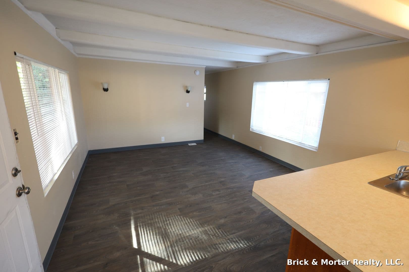 Lyons Apartment: 00640-45820 E. Lyons Mill City Dr.