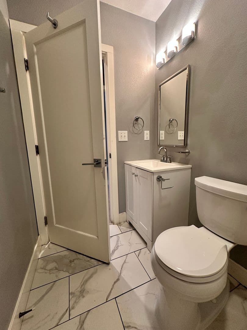 Martinez Apartment: 1131 Warren St & 1524 Willow - 1534 Willow #D