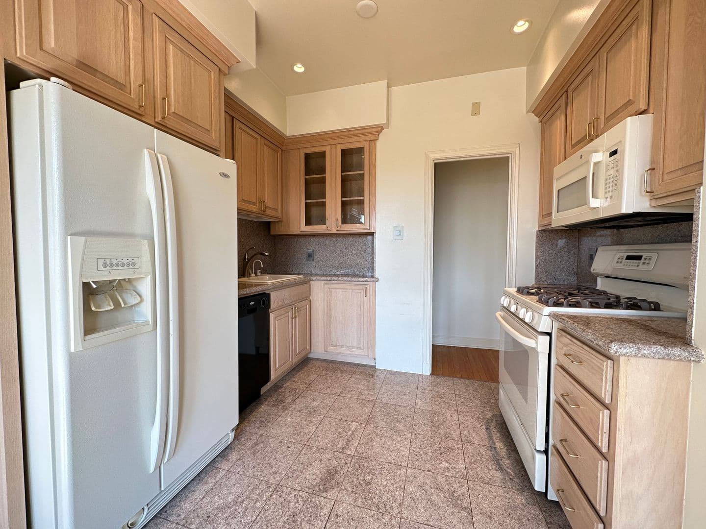 San Francisco Apartment: 2090 Broadway Street