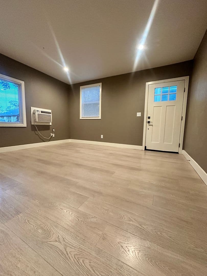 Martinez Apartment: 1131 Warren St & 1524 Willow - 1534 Willow #D
