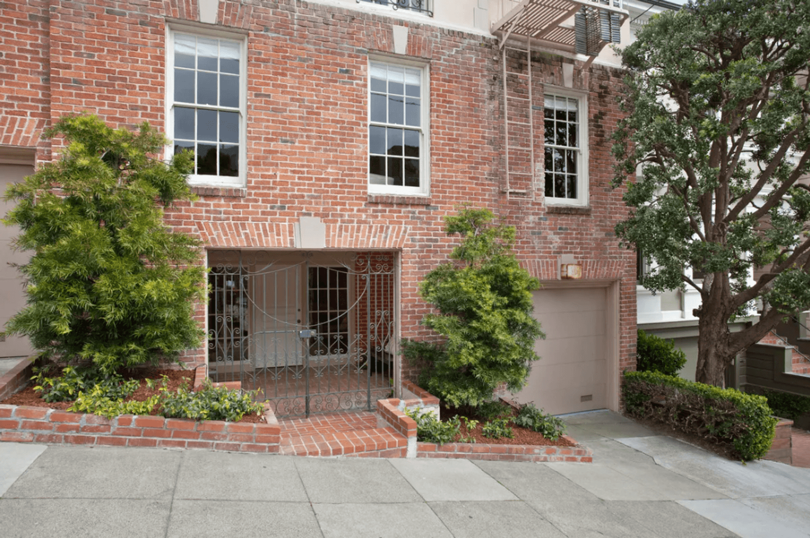 San Francisco Condo: 2999 Pacific Ave