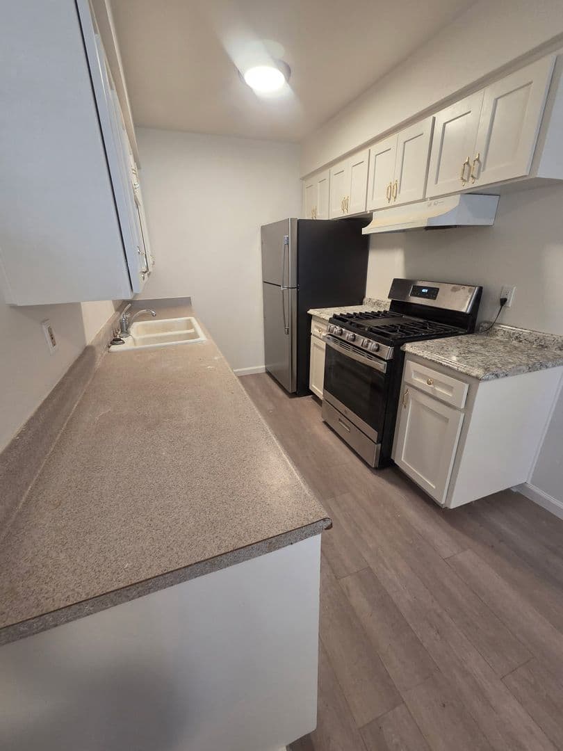 Roseville Apartment: 1813 Piedmont Way