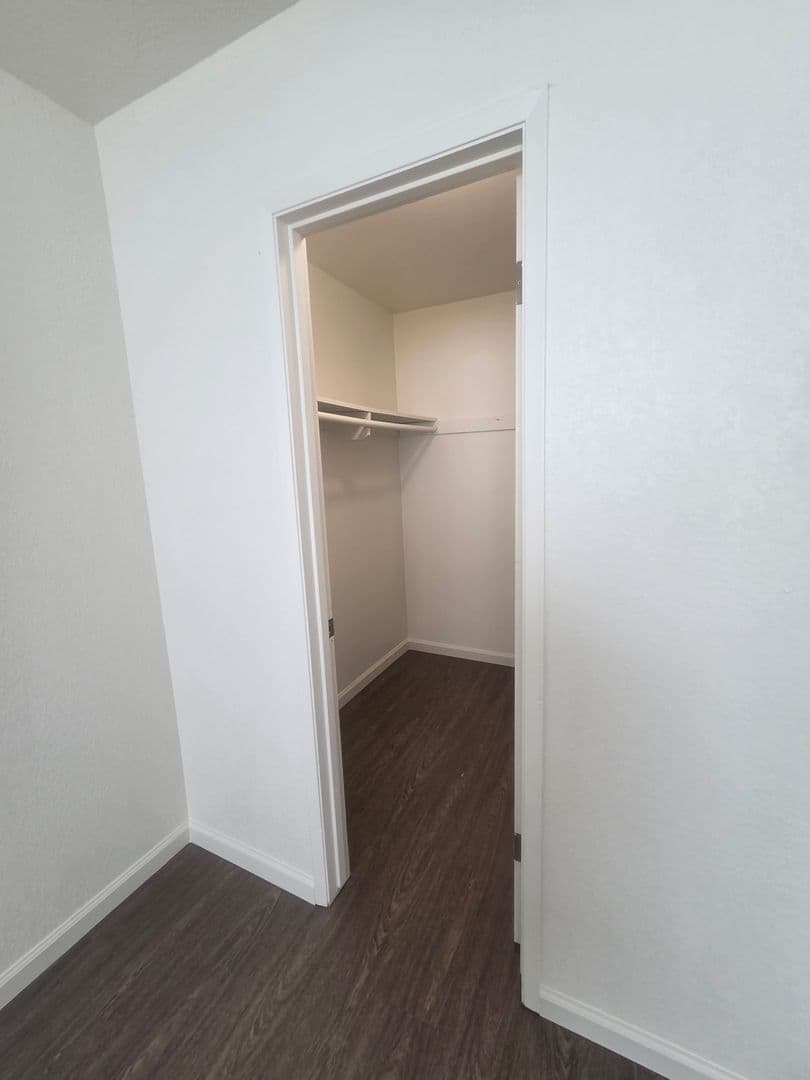 Roseville Apartment: 1813 Piedmont Way